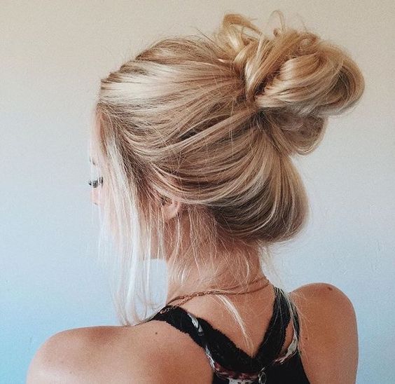 5 Things You’ll Need To Perfect The Messy Bun